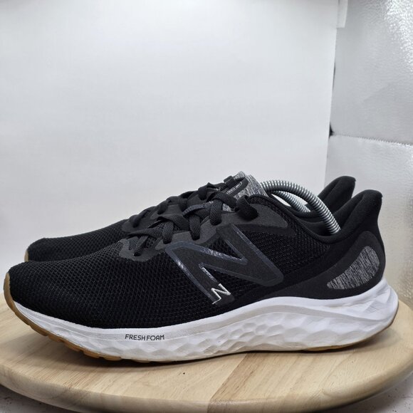 Mens Size 11 D- New Balance Fresh Foam Arishi V4 WIDE Athletic Running Shoes - Picture 1 of 9